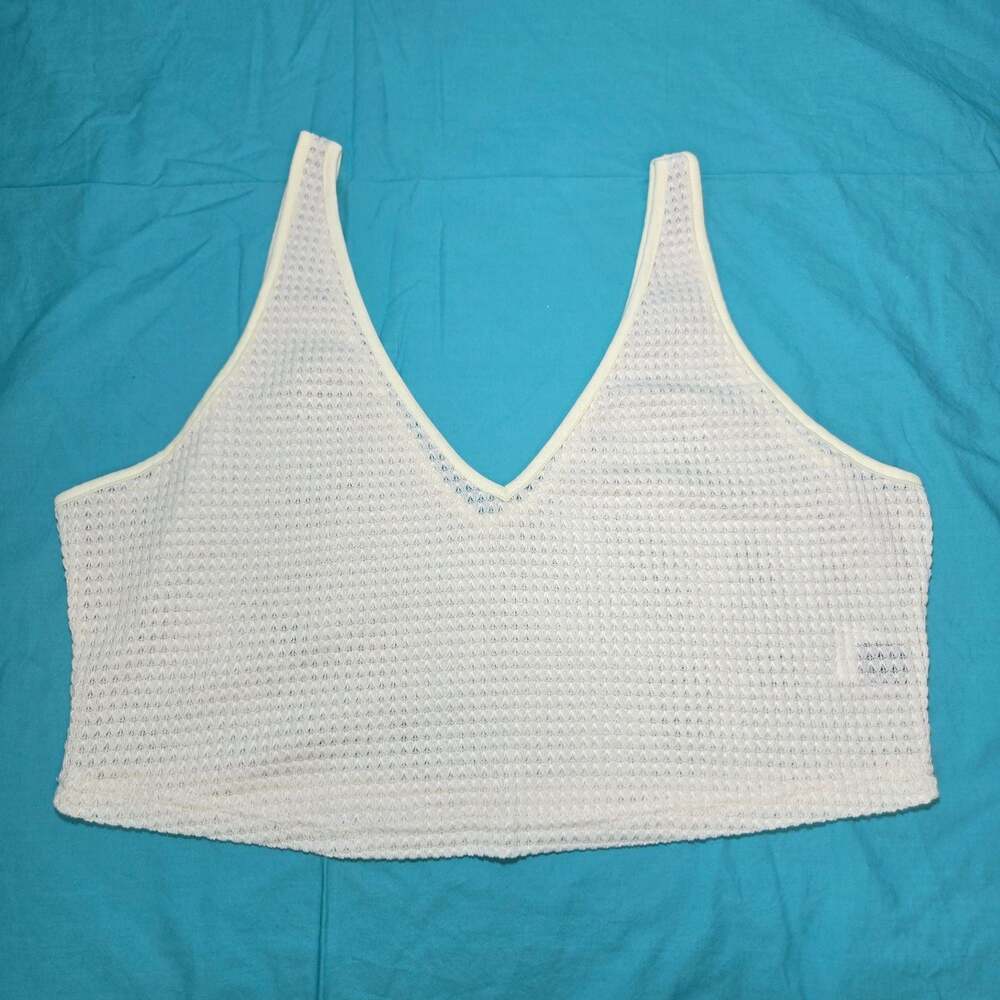 SHEIN Curve White Waffle Knit V-Neck Sleeveless Crop Top